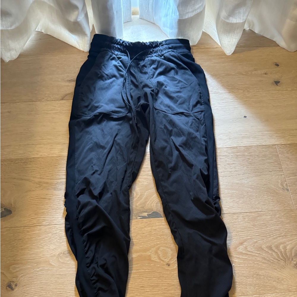 Lululemon Beyond the Studio jogger size 4
